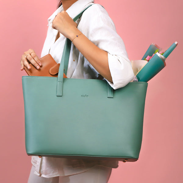 7 Things You NEED in Your Bag (That You’re Probably Forgetting)