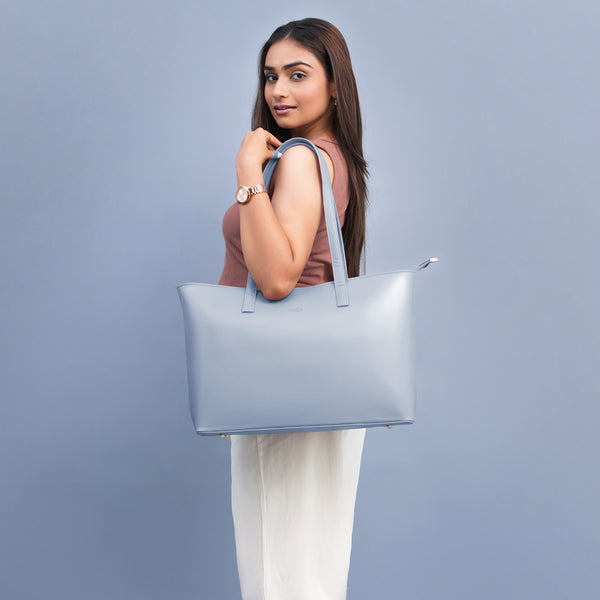 Travel Tote - Ice Blue