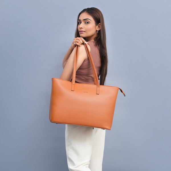 Travel Tote - Walnut Brown